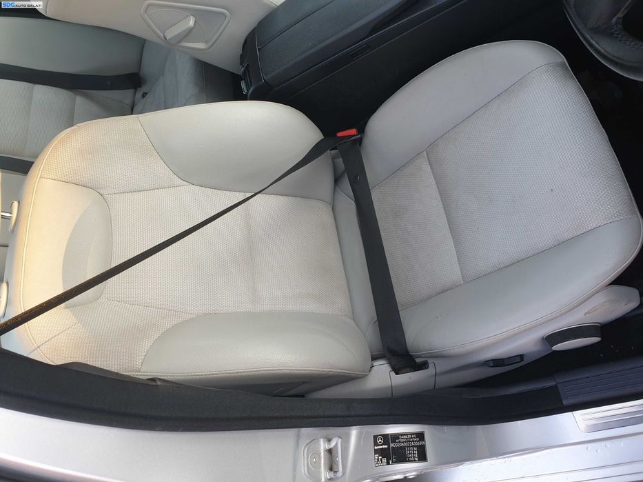 Interior Piele Scaun Scaune Stanga Dreapta Fata FARA Incalzire si Bancheta cu Spatar Fara Rabatare cu Imperfectiuni Mercedes Clasa C Class W204 Sedan Berlina 2007 - 2014 [K1561]