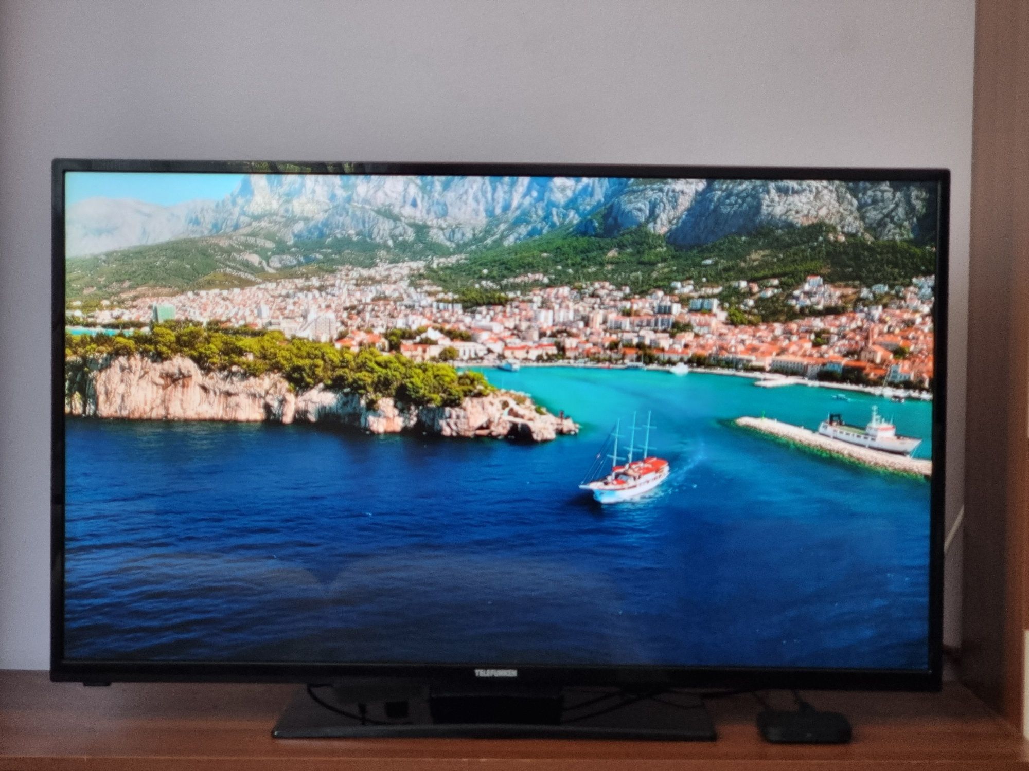 Телевизор/TELEFUNKEN  - 43"/FullHD , Цифрова + Ефирна
