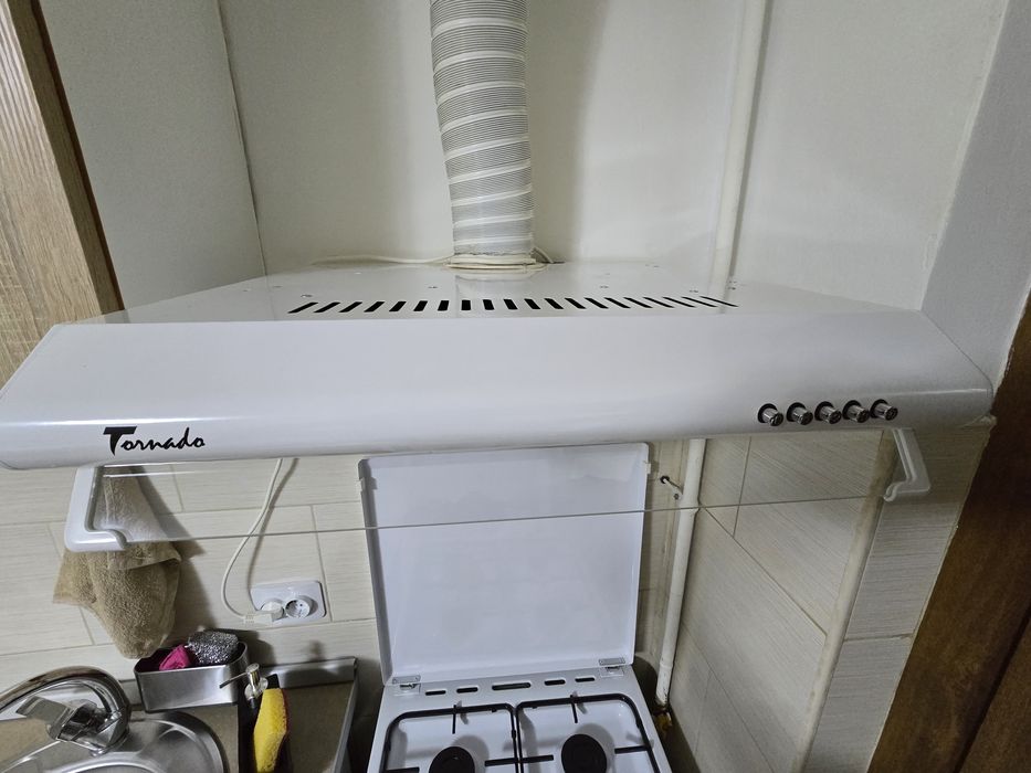 Vând aragaz și hotă