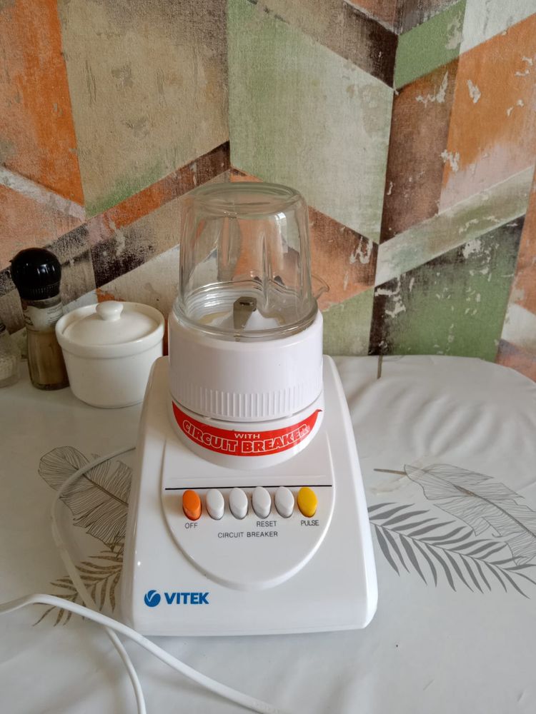 Блендер стационарный Vitek кофемолка насадка измельчитель 220вт