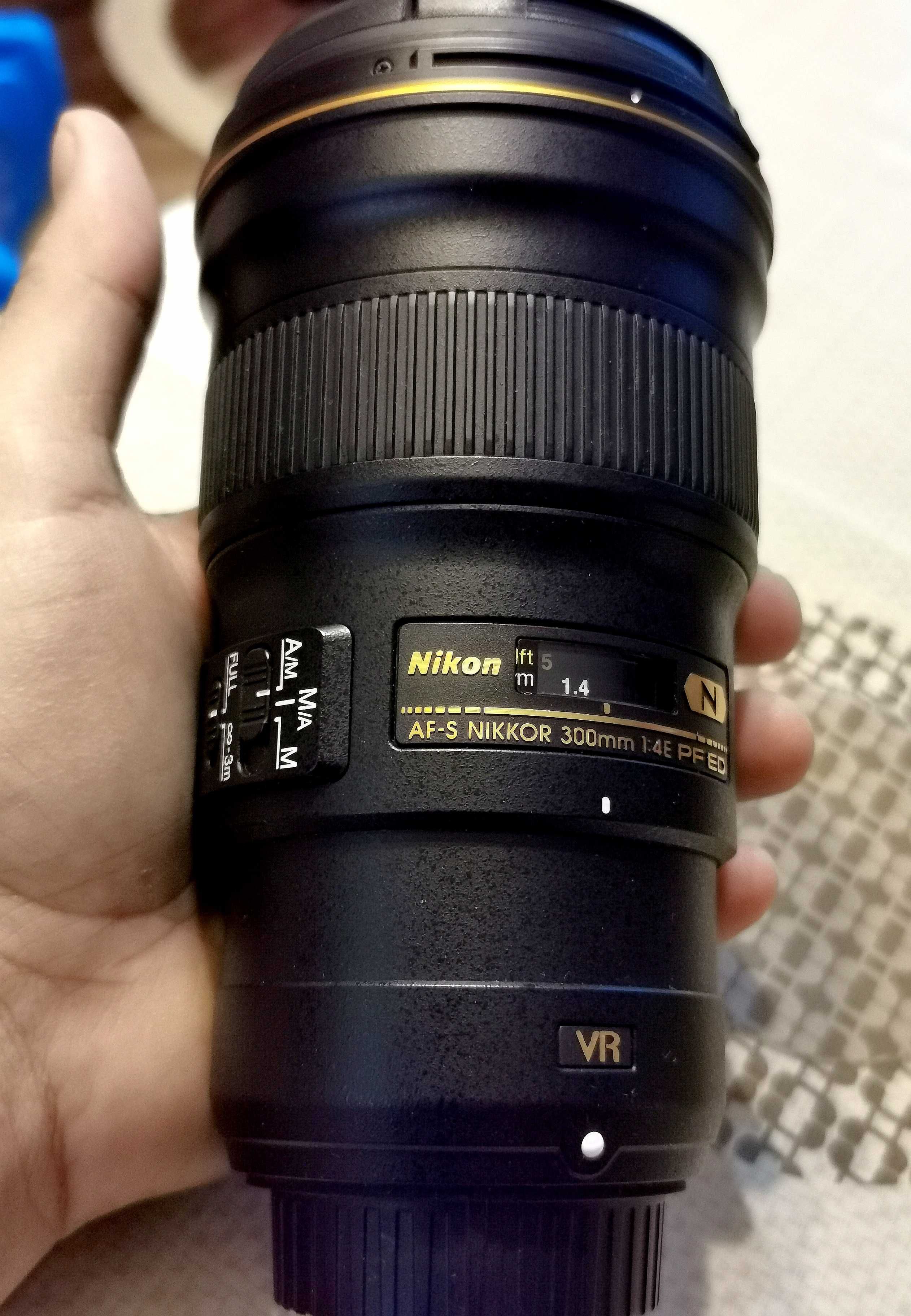 Nikon obiectiv profesional FullFrame 300mm f4 VR !!