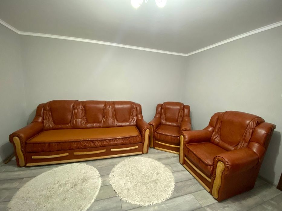 Canapea cu două fotolii