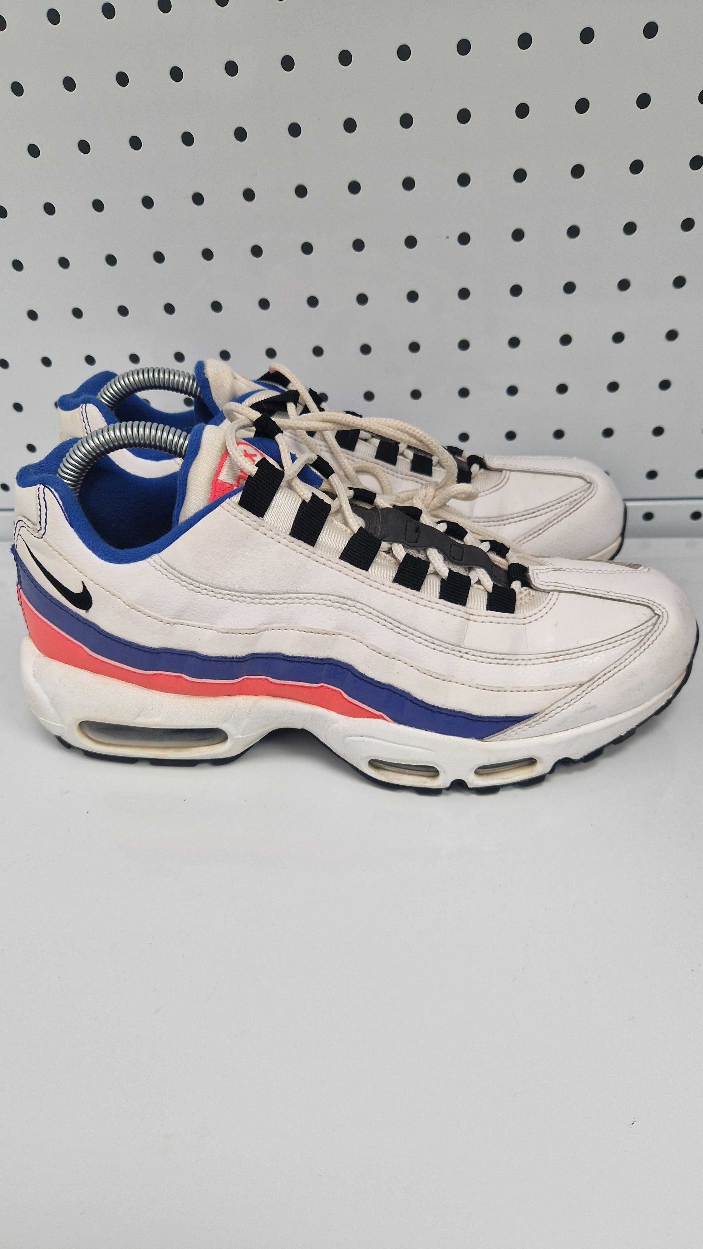 Оригинални дамски маратонки- Nike Air Max 95 Essential
