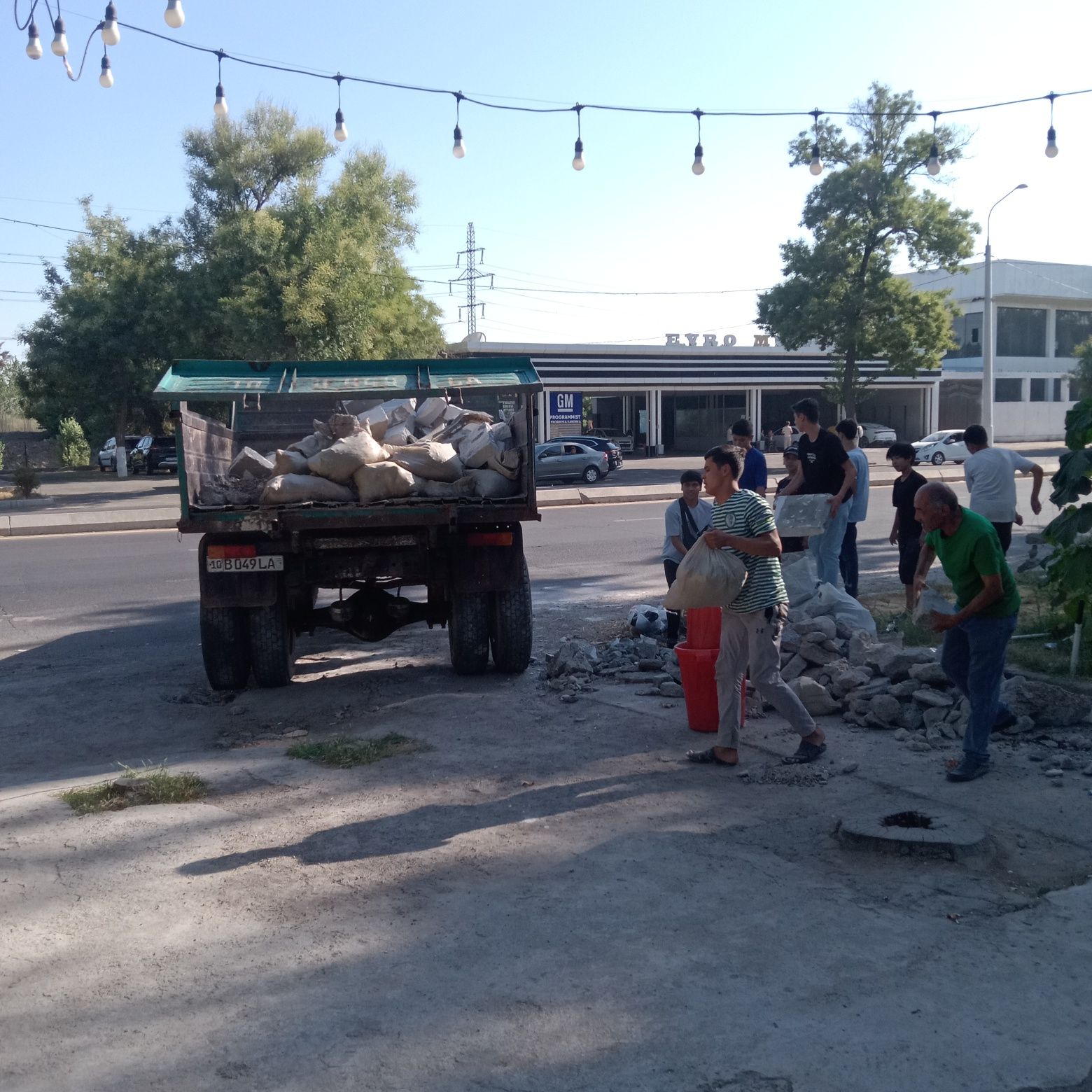 Вывоз строй мусора и хлама24/7Зил.Ahlat chiqindi musor tashish ZIL