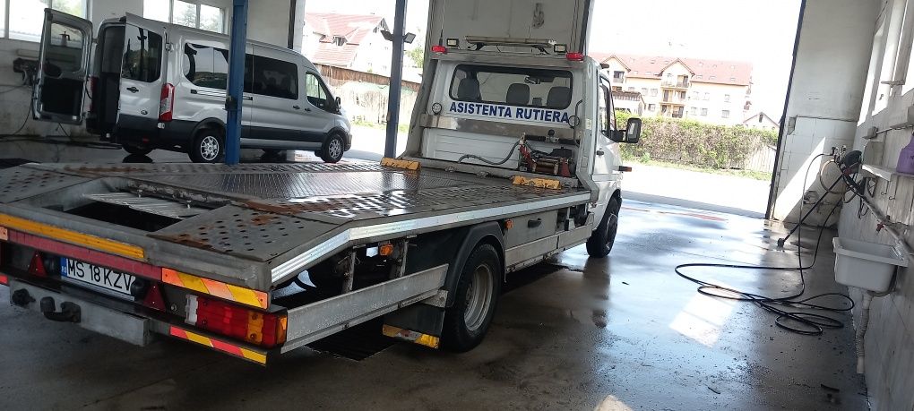 Tractari remorcări auto transport utilaje