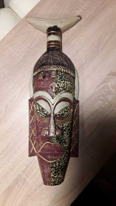 masti  tribale,africane, din lemn , sculptate si pictate manual