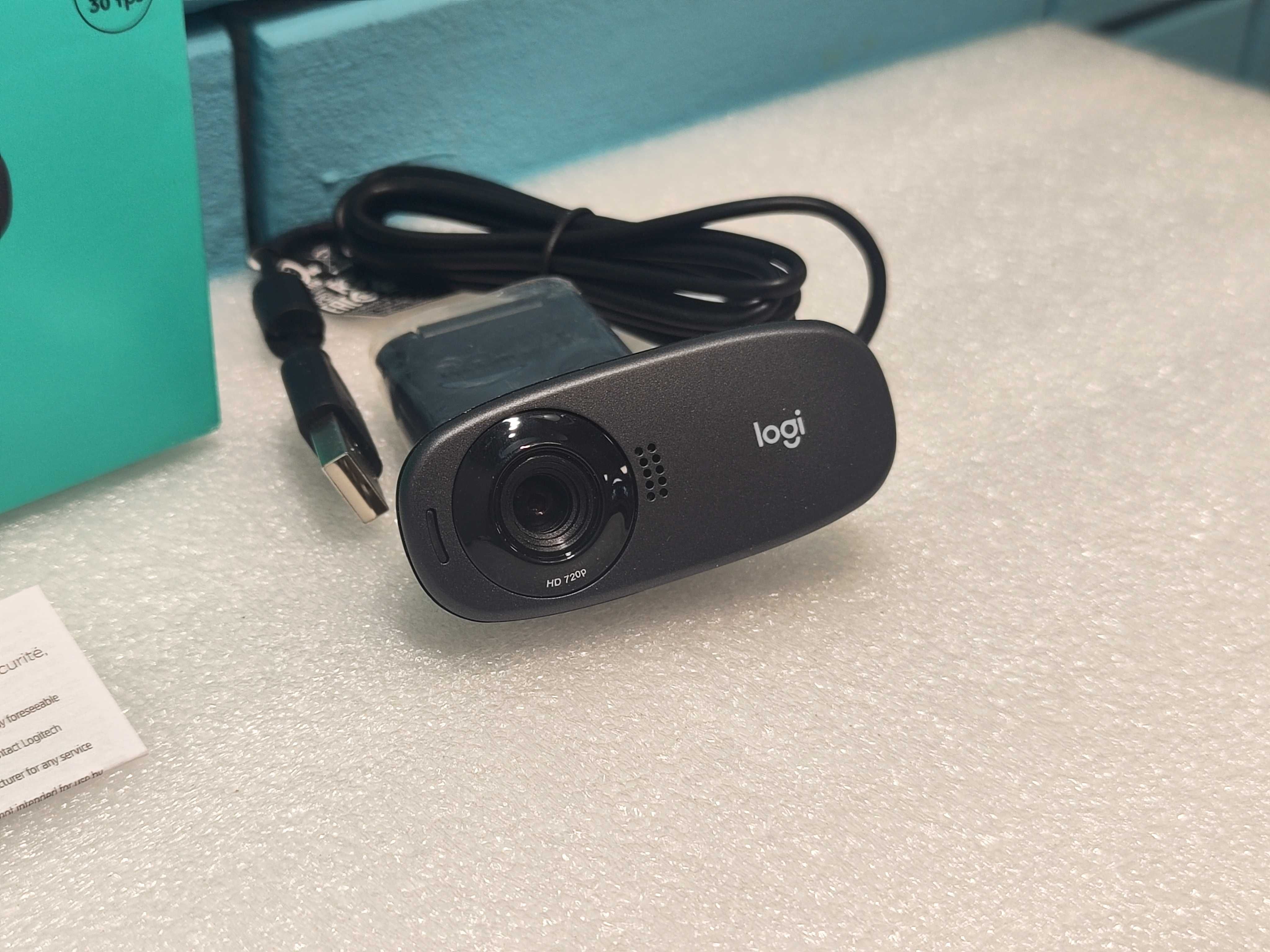 Уеб камера Logitech C310 – 5MP, 720p HD резолюция, черна