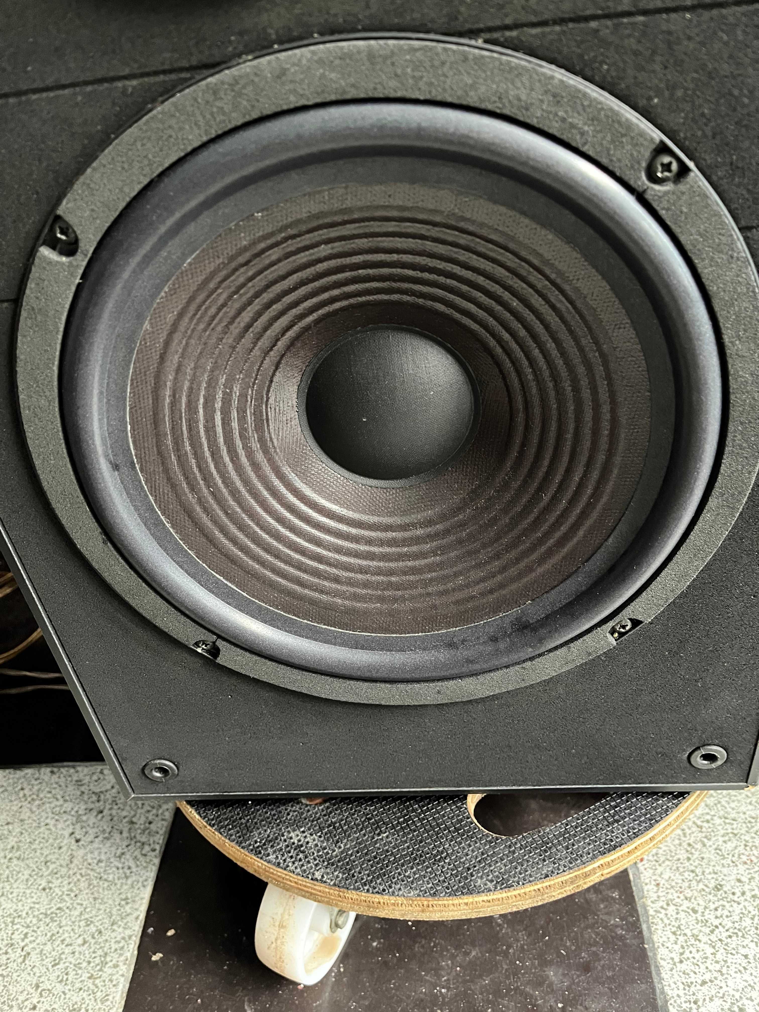 Смесителен пулт 16 канала и тонколони JBL