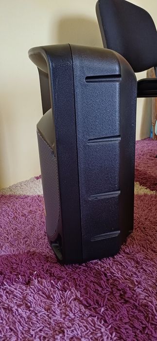 Vand Boxe Behringer  B112D ca noi