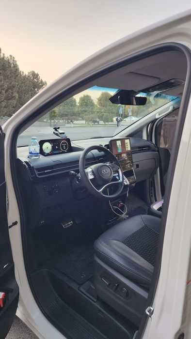 Hyundai Staria Lounge