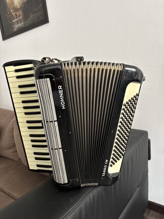 Acordeon Hohner Tango1M cu 96 de basi