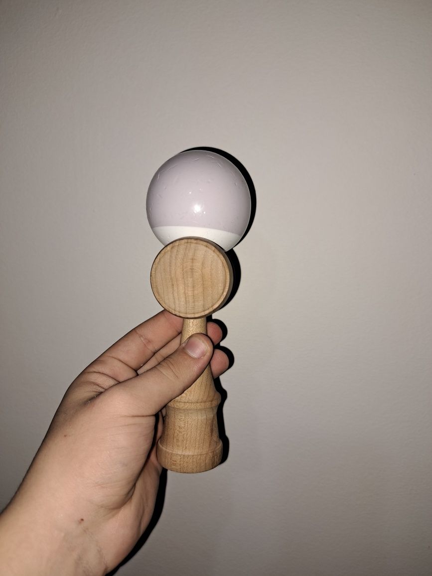 URGENTT!!Vând kendama Krom pro model