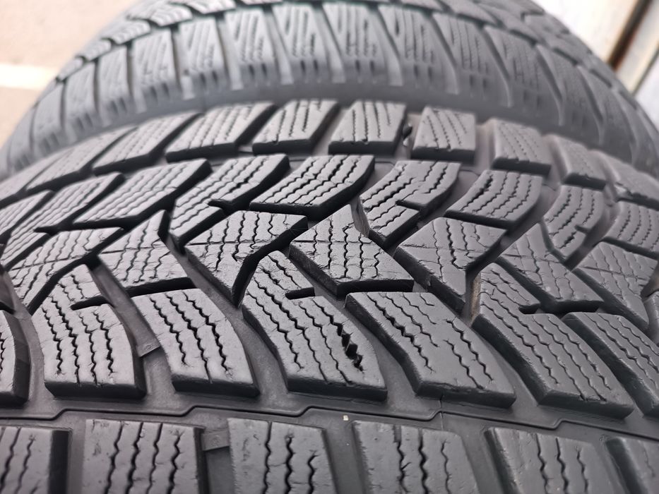 225/55/17 Dunlop