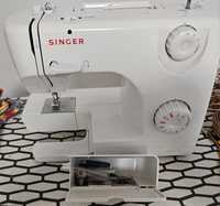 Sewing machine Singer
