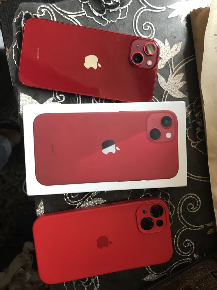 Iphone 13 red product