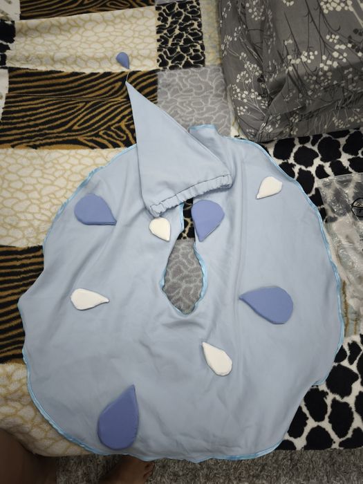 Продам костюм капельки