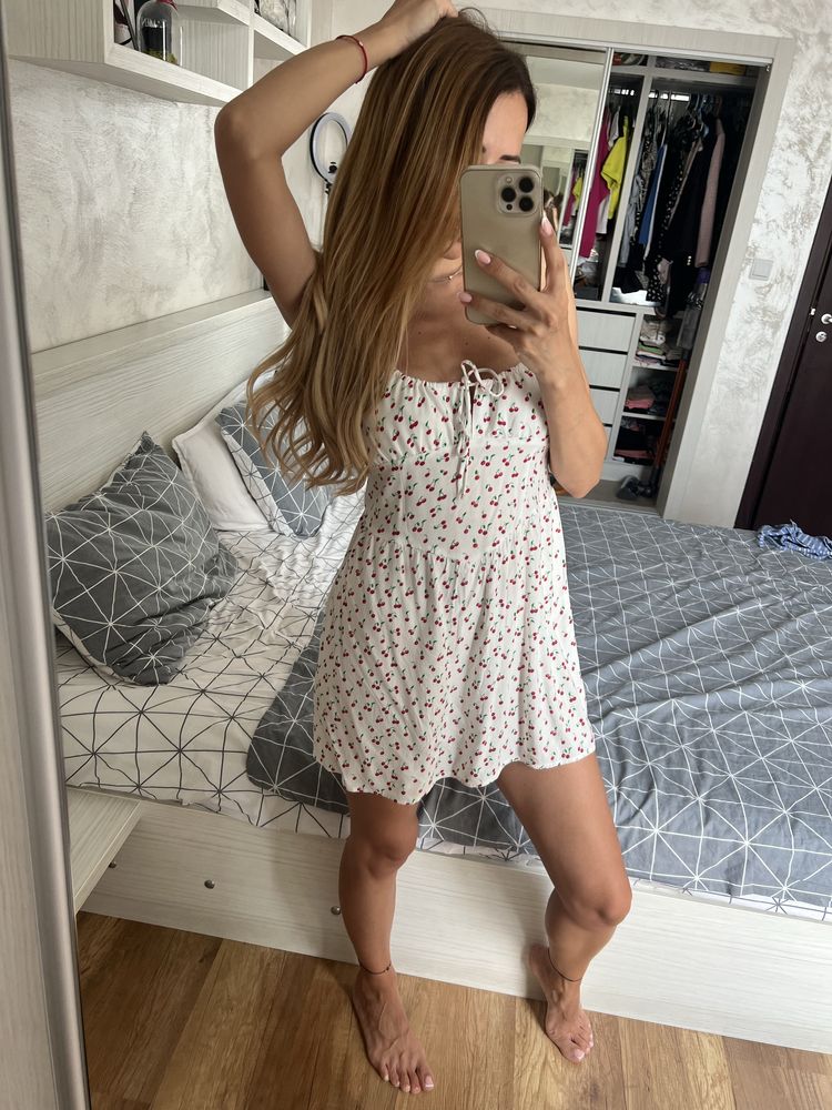 Къса рокля с черешки H&M
