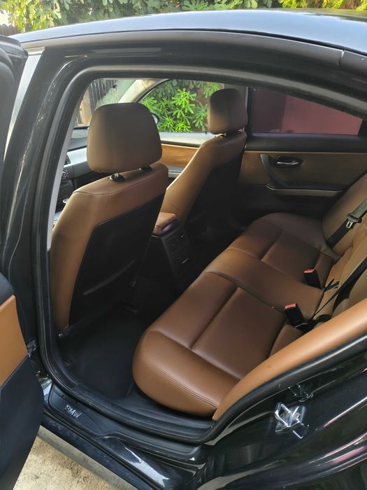 Vând BMW e90 318d 2008