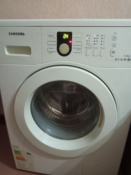 Продам на запчасти рабочую стиральную машинку самсунг