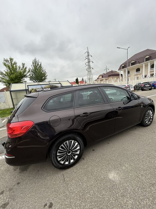 Se vinde opel astra j !
