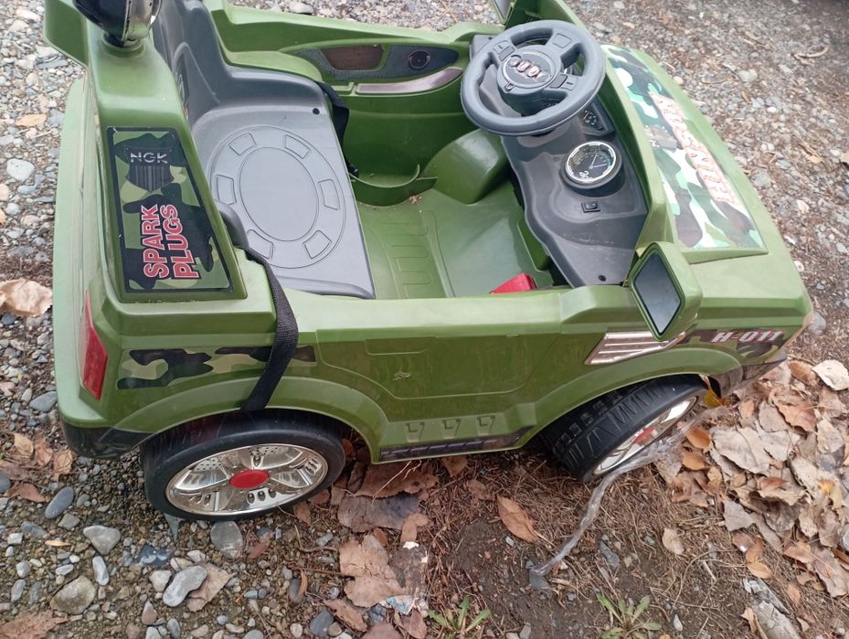 Детская машинка, почти не пользовались