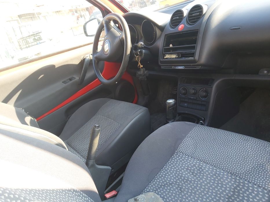 Сеат Ароса 1000 кубика- бензин 2004 г