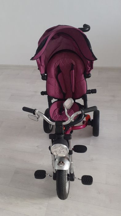 Детская велосипедная коляска и  стул для кормления