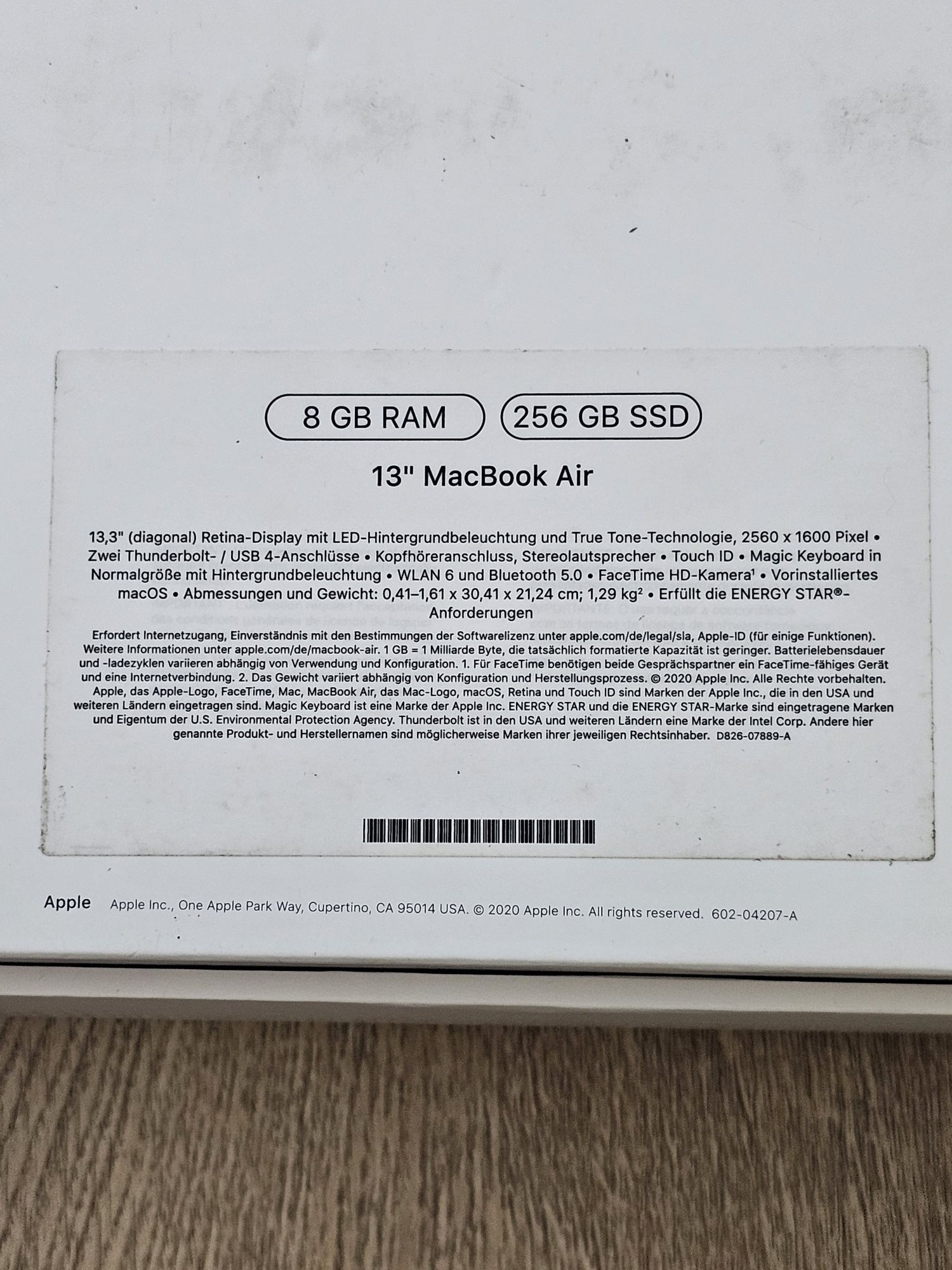 Laptop Apple MacBook Air 13-inch, True Tone, procesor Apple M1 (nou)