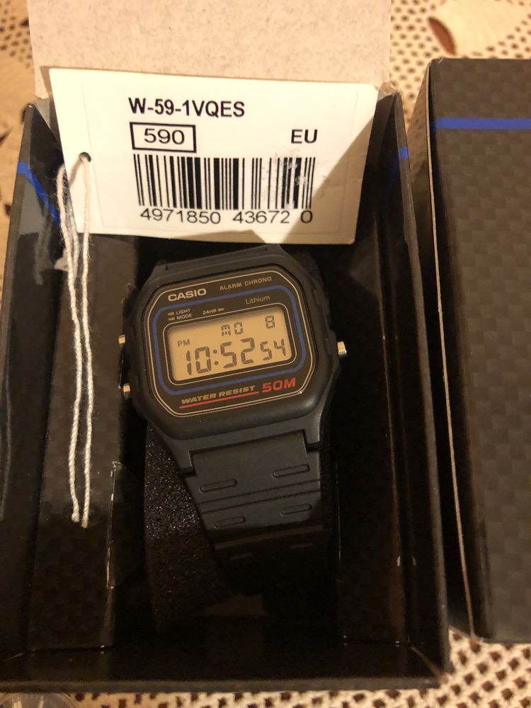 Часовник Casio нов
