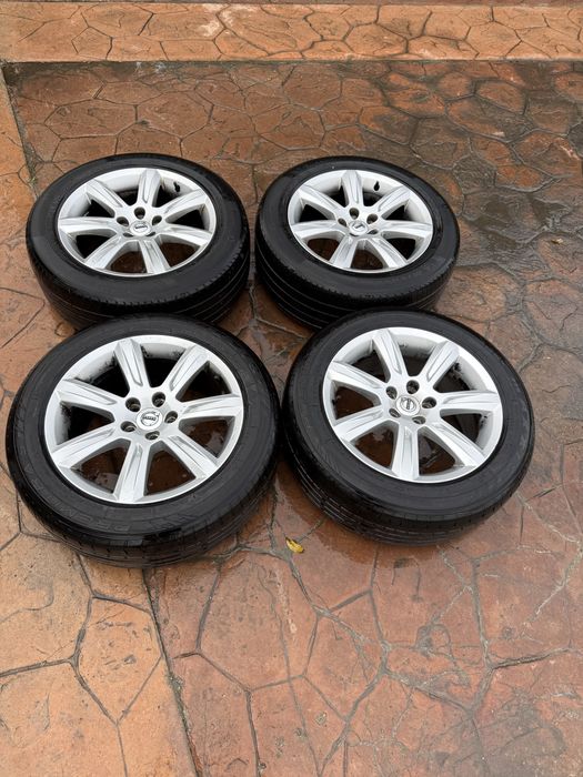Jante originale Volvo pe 17 cu anvelope de vara