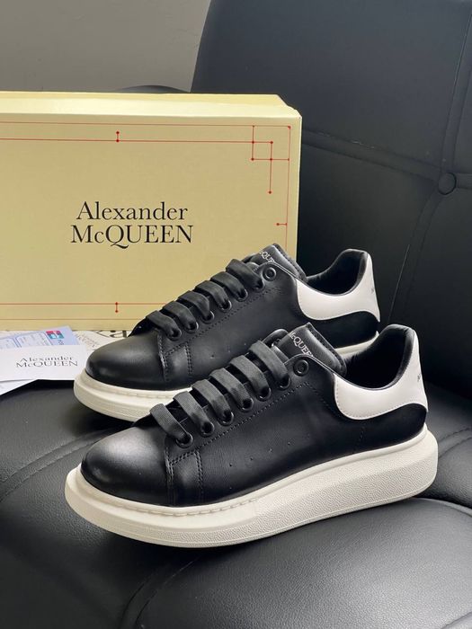 Adidasi Alexander Mcqueen noi!