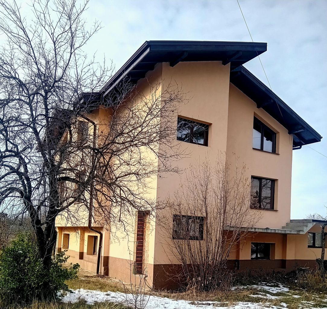 Продава се Къща в Елин Пелин - 408 кв.м за 838 €/кв.м - Снимка #1