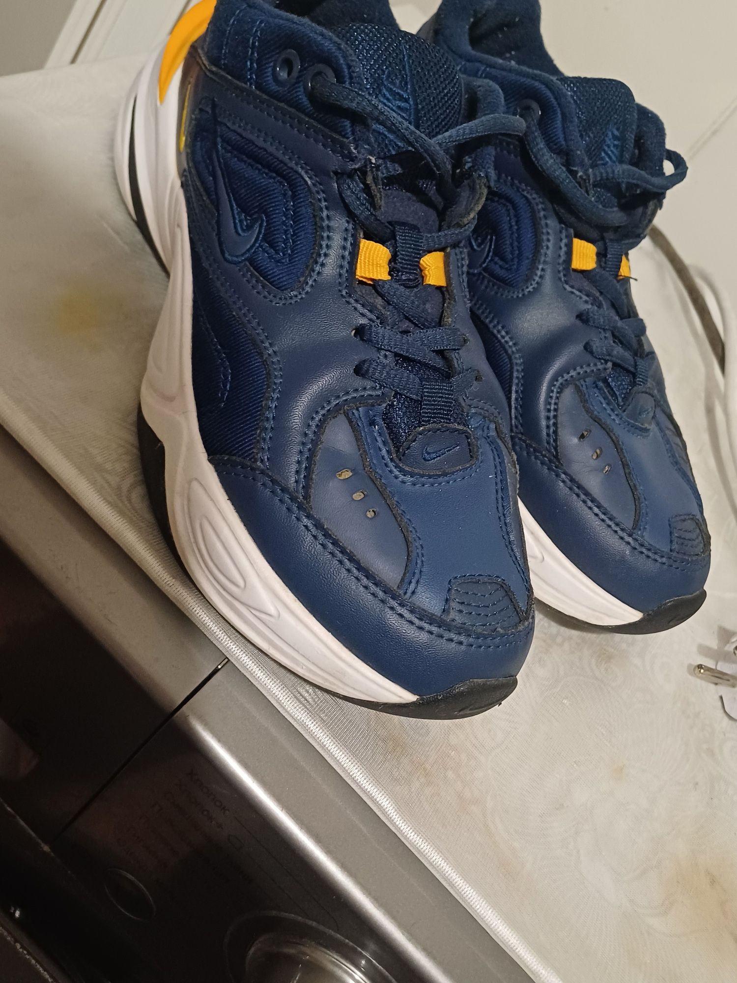 Продам женские кроссы  фирмы Nike