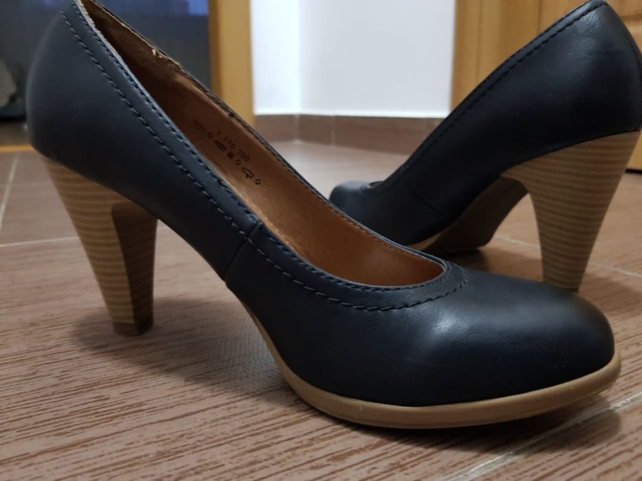 Vând Pantofi nr.36 comozi