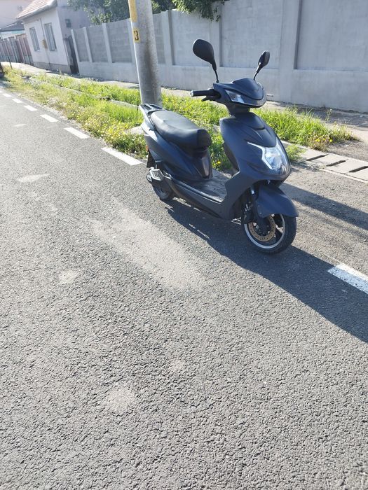 Vând Scuter electric 2000W