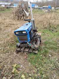 Vând , dezmembrez  tractor iseki  model 2160