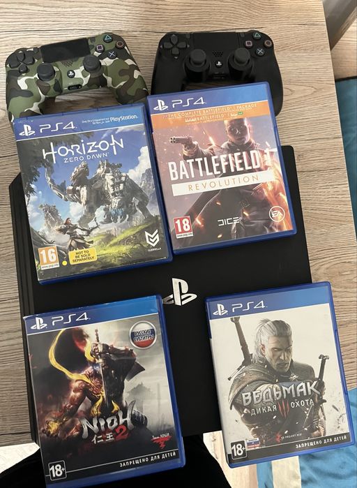 Playstation 4 pro в идеальном состоянии
