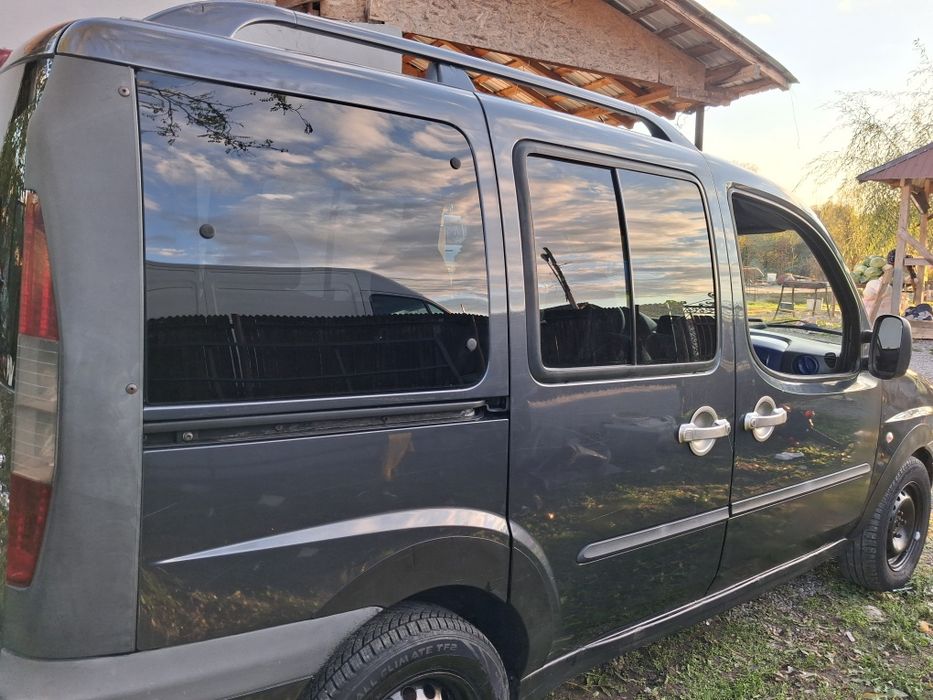 Vând fiat doblo 1.9