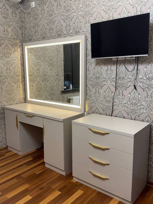 Трюмо ЛМДФ под заказ с доставкой