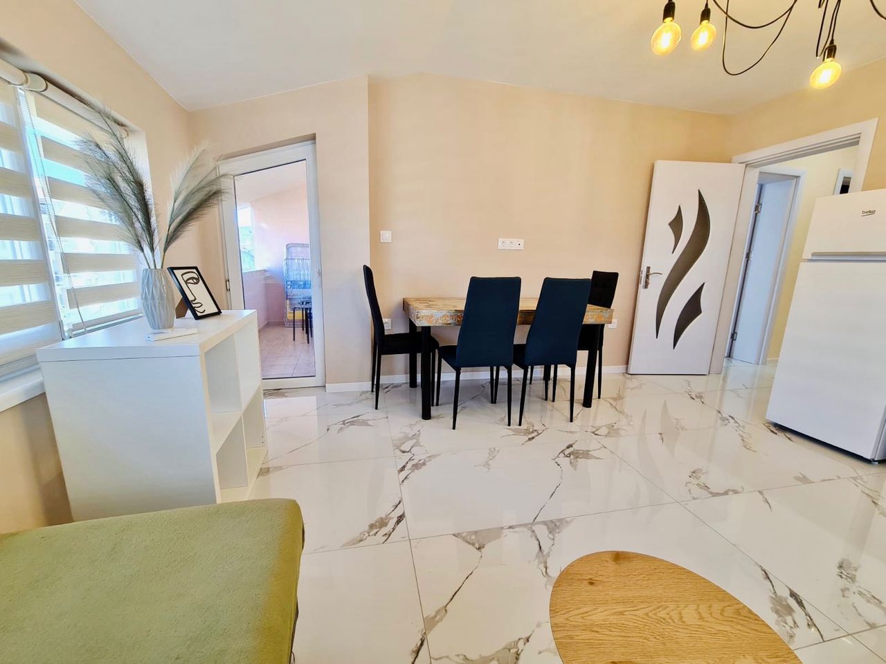 Дава се под наем Двустаен апартамент в Ямбол, Център - 56 кв.м за 306 € - Снимка #4