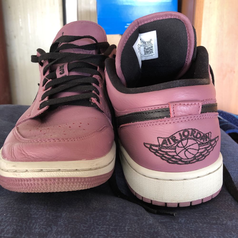 Air Jordan 1 Low "Magenta" sneakers