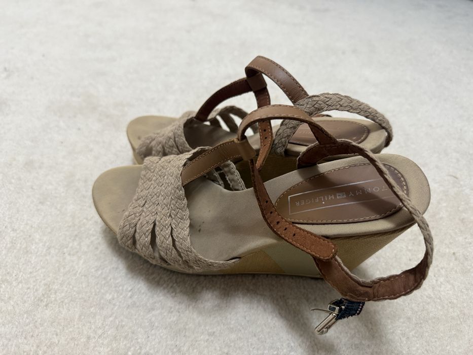 Sandale Tommy Hilfinger cu platforma, marimea 38