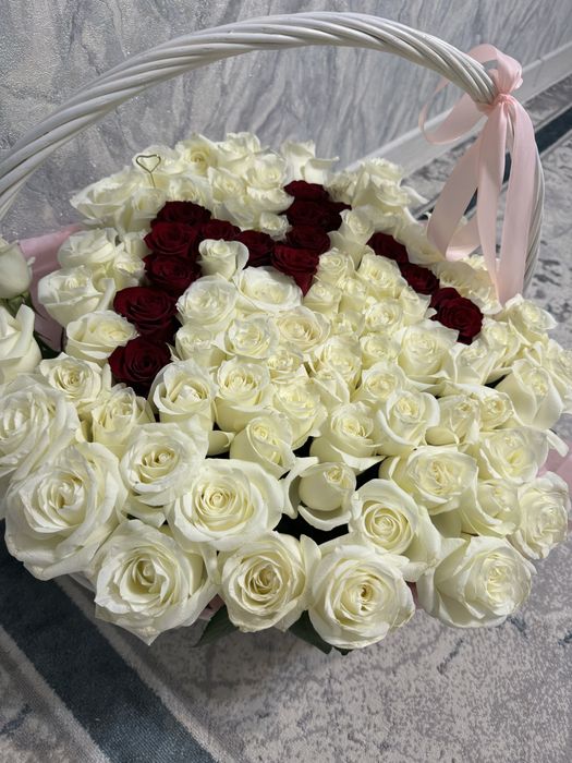 Цветы,Буква М , тренд, хит,корзин