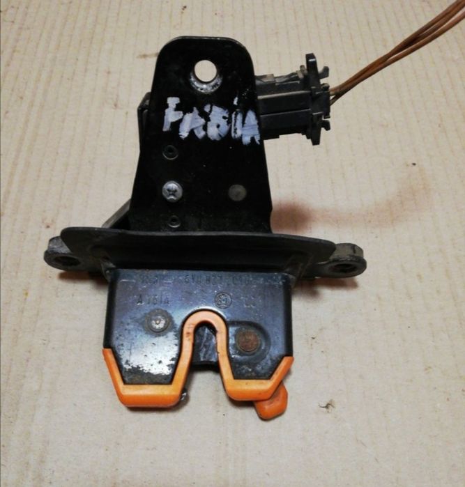 Broasca yala încuietoare portbagaj haion skoda fabia 1 6Y0827501D