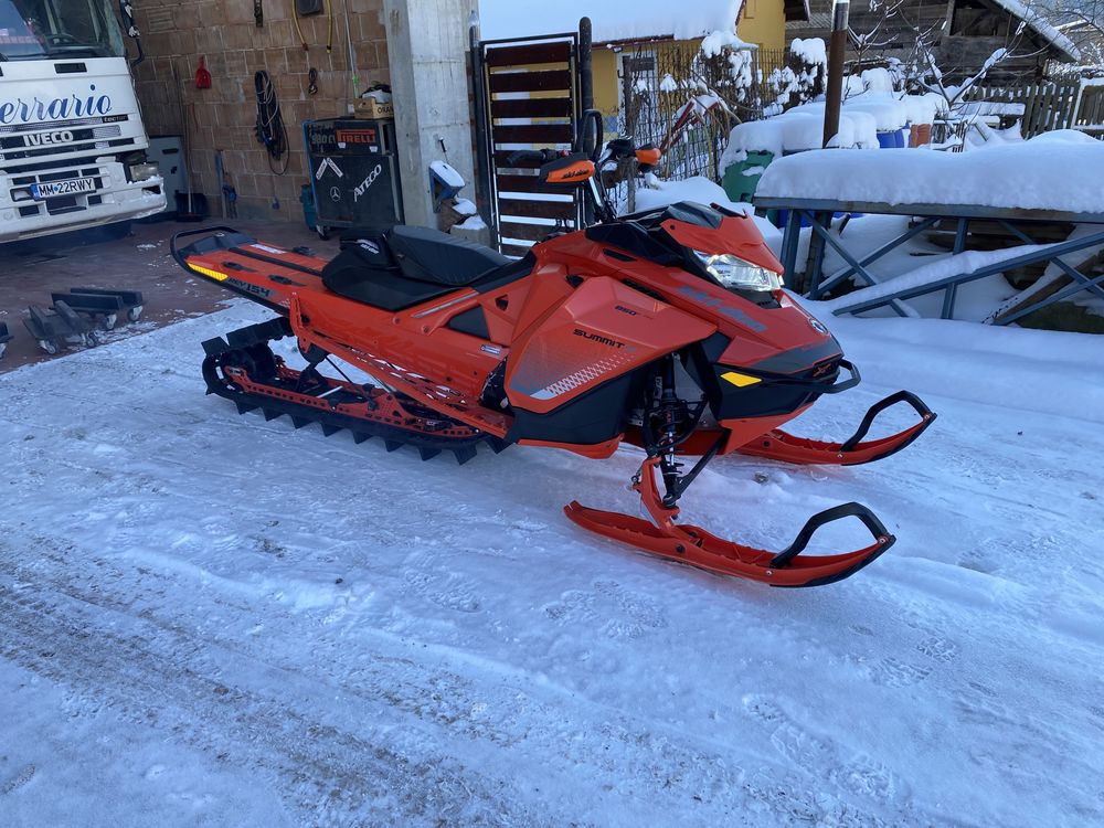 Ski Doo Snowmobil