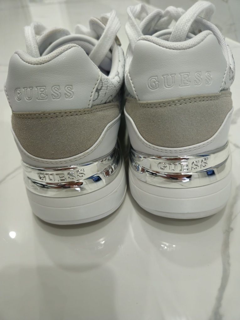 Маратонки guess moxea12