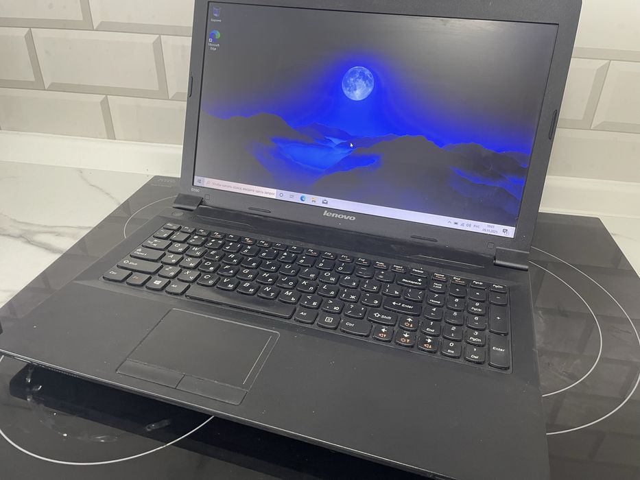 Ноутбук Lenovo в хорошем состоянии