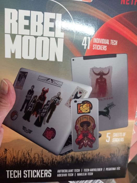 Rebel Moon magneti sau stickere noi