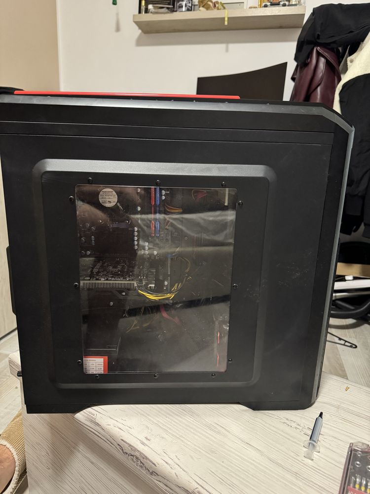 Vand PC- componentele in descriere