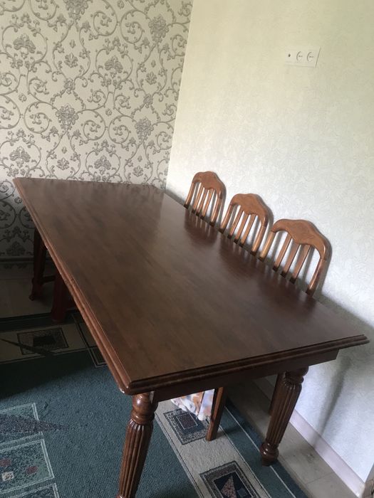 Продается стол